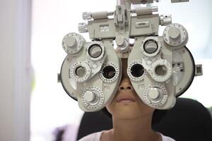 Kid eye test photo