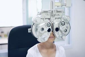 Kid eye test photo