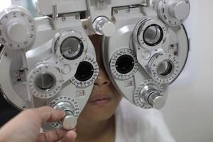 Kid eye test photo