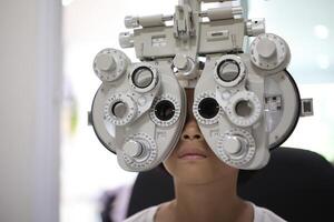 Kid eye test photo