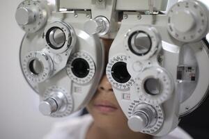 Kid eye test photo