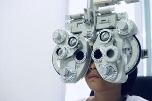 Kid eye test photo