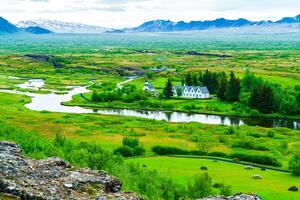 verano paisaje a el thingvellir nacional parque en del suroeste Islandia foto