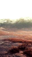 vue panoramique sur les montagnes couvertes de neige video