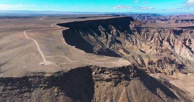 fuco padella al di sopra di il pesce fiume canyon nel namibia prese a partire dal il superiore bordo di il Sud lato video