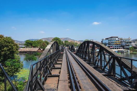 kanchanaburi.tailandia-16.01.2022 inconsciente personas a Kawi río puente a kanchanaburi.el kwai río puente estaba parte de el metro de ancho ferrocarril construido por el japonés durante mundo guerra dos foto