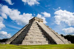 el kukulcan templo a Chichen itzá, preguntarse de el mundo foto