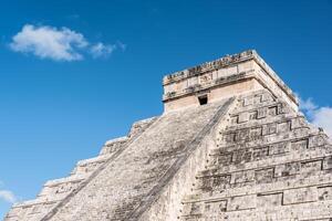 el castillo en Chichen itzá, mexico foto