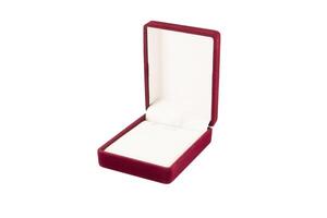 rojo terciopelo regalo caja para joyería aislado en blanco antecedentes foto