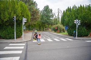 praga, checo república - octubre 10, 2023. niños paseo público bicicletas en uno de tráfico patio de juegos, praga, checo república. alto calidad foto