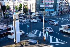 un tráfico mermelada a el céntrico calle en tokio foto