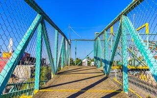 puerto escondido oaxaca mexico 2023 peatonal puente paso superior pasarela pasarela ruta aérea en puerto escondido México. foto