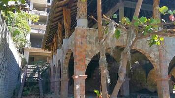 puerto escondido oaxaca Messico 2023 enorme gigantesco costruzione fermare edificio rovinare nel puerto escondido Messico. video