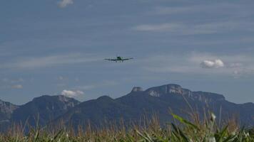 formazione volo di un' elica aereo nel Francia video