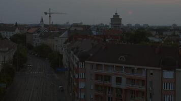 dag naar nacht timelapse over- szeged stadsgezicht video