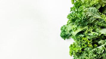 Fresco verde col rizada hojas para sano nutrición foto