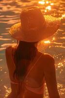 ai generado un mujer en un bikini y Paja sombrero salones en un piscina en un soleado día foto