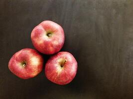 manzanas en la cocina foto