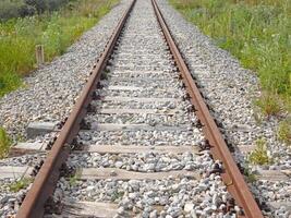 tren pista al aire libre durante el día foto