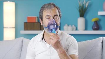 respiratorisk behandling av astma och copd patient. video