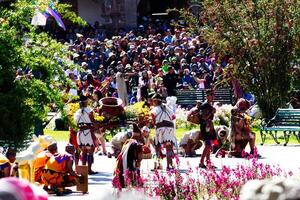 cusco, Perú, 2015 - Inti Raymi festival sur America actuación multitud foto