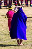 cusco, Perú, 2015 - mujer en tradicional disfraz Inti Raymi festival sur America foto