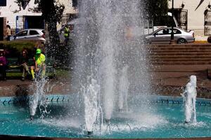 cusco, Perú, 2015 - plaza agua fuente sur America foto