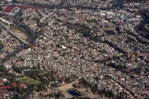 Vista aérea de la ciudad de México paisaje desde avión foto