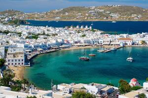 mykonos isla Puerto con barcos, Cicladas islas, Grecia foto