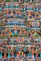esculturas en hindú templo torre foto