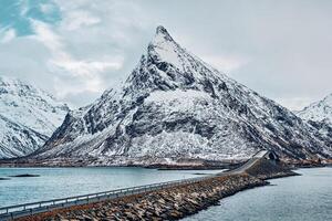 Fredvang puentes lofoten islas, Noruega foto