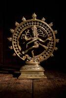 estatua de shiva nataraja - señor de danza foto