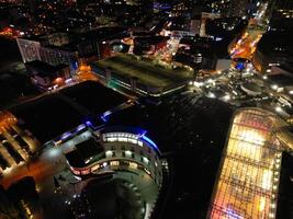 aéreo noche ver de iluminado ciudad centrar edificios de Birmingham central ciudad de Inglaterra unido Reino. marzo 30, 2024 foto