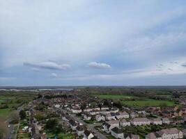 aéreo ver de Bedford ciudad de bedfordshire, Inglaterra Reino Unido durante Ventoso y nublado día. abril 5to, 2024 foto