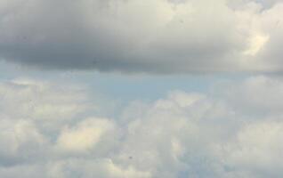 hermosa blanco nubes antecedentes foto