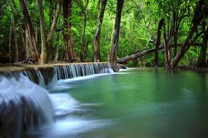 Namtok huay mae kamin Kanchanaburi Tailandia foto