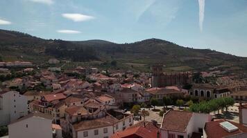 ville de torre de moncorvo, le Portugal aérien vue video