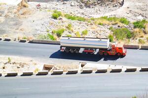 a road in the mountain , this road is known as quetta road, rakhi gaj steel bridge is famous in the world its a new wonder in constriction in Pakistan on 2023-09-25 photo