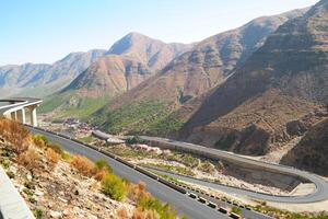 a road in the mountain , this road is known as quetta road, rakhi gaj steel bridge is famous in the world its a new wonder in constriction in Pakistan on 2023-09-25 photo