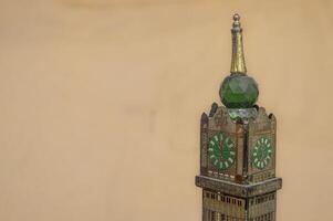 miniatura de el del mundo más alto reloj torre o zam-zam torre o abraj al-bait edificio en la meca, saudi arabia, 10 octubre 2023. foto