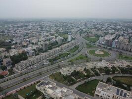 parte superior vista. areal ver de ciudad lahore en 2023-07-17 foto