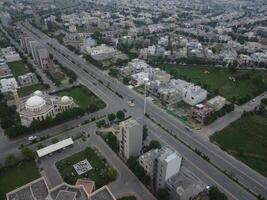 parte superior vista. areal ver de ciudad lahore en 2023-07-17 foto