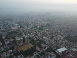 parte superior vista. areal ver de ciudad lahore en 2023-07-17 foto