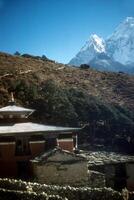 thyangboche monasterio y pico de ama dablam foto