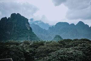 un aéreo ver de el río y el montañas de vanguardia vieng, Laos. asia-pacífico. foto