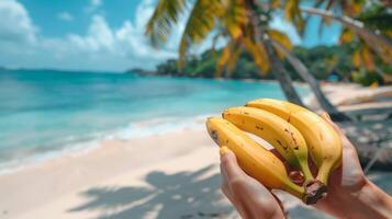 ai generado tropical playa con manos peladura un plátano mientras disfrutando el Oceano ver foto