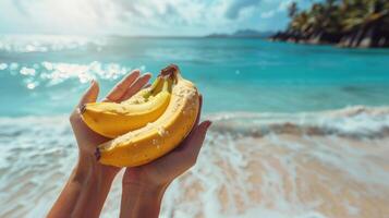 ai generado tropical playa con manos peladura un plátano mientras disfrutando el Oceano ver foto