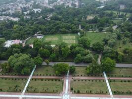 aéreo ver de verde ciudad en 2023-09-17 en lahore Pakistán foto