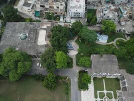 aéreo ver de verde ciudad en 2023-09-17 en lahore Pakistán foto