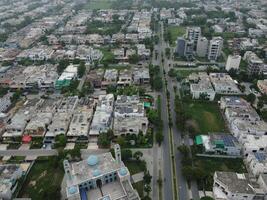 aéreo ver de defensa principal cuadrado, un pequeño pueblo en lahore Pakistán. foto